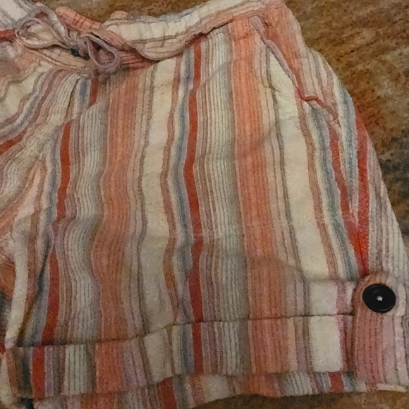 Per Se Striped Linen Blend Cuffed Shorts - Picture 5 of 13